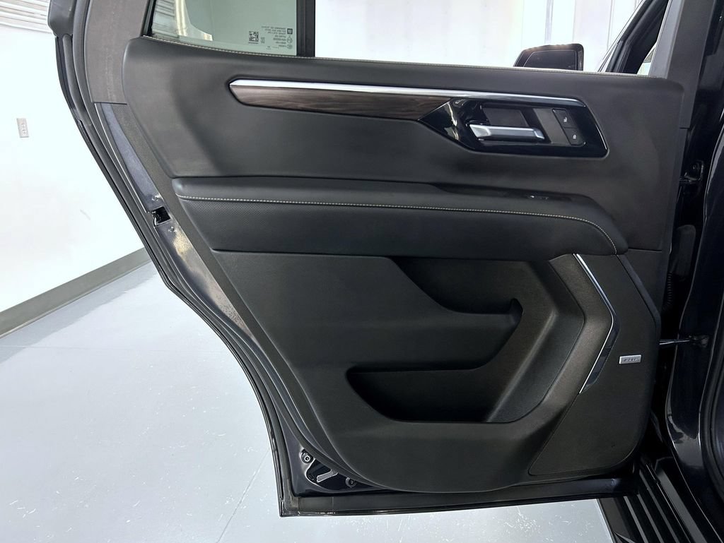 Certified 2025 Chevrolet Tahoe Premier AWD/4WD image 21