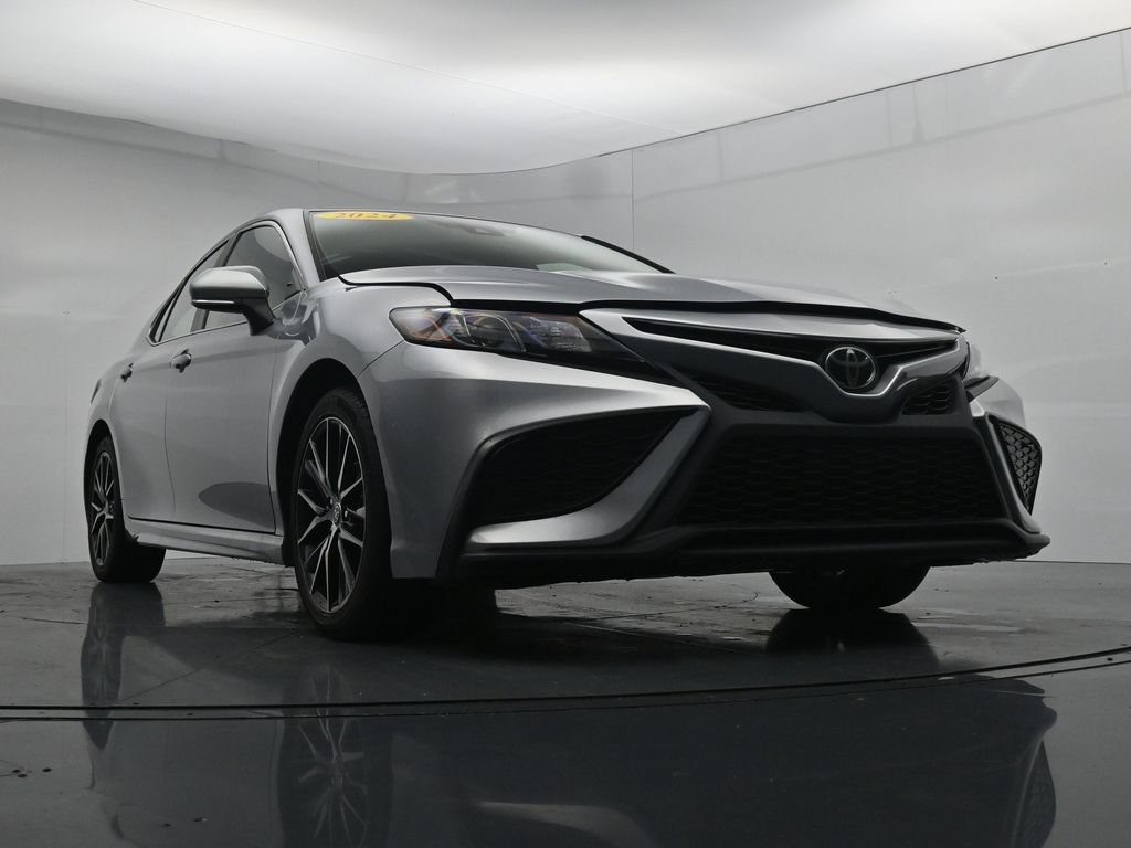 Used 2024 Toyota Camry SE FWD image 33