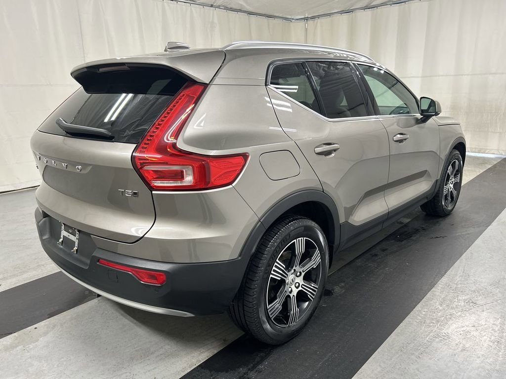 Used 2021 Volvo XC40 T5 Inscription w/ Advanced Package image 2