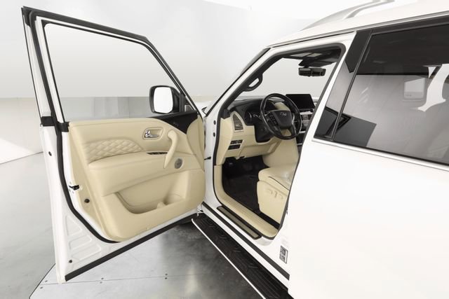 Used 2024 INFINITI QX80 Sensory AWD/4WD image 10