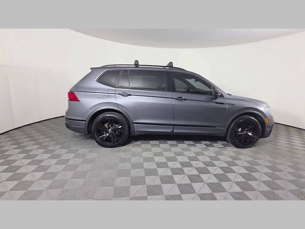 Used 2023 Volkswagen Tiguan SE R-Line FWD image 37