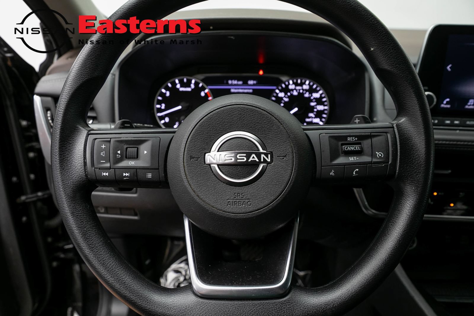 Used 2023 Nissan Rogue S AWD/4WD image 10