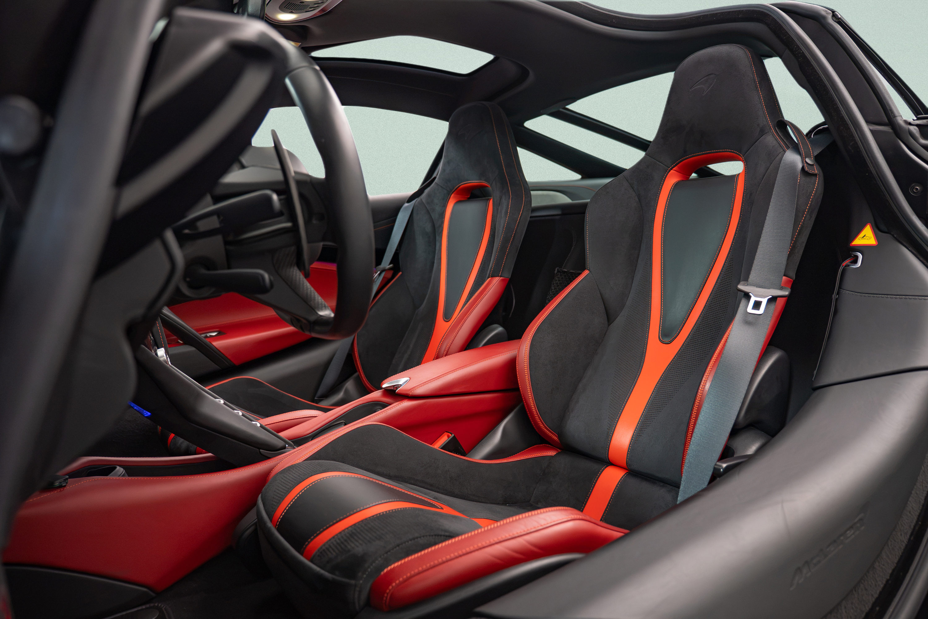 Used 2018 McLaren 720S Performance RWD image 9