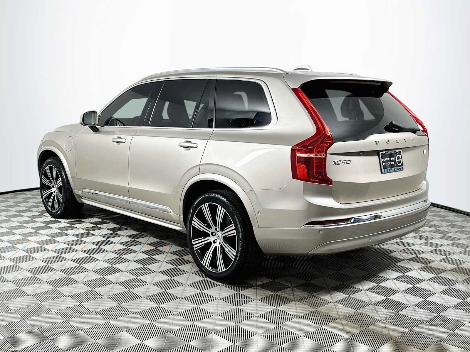 Used 2023 Volvo XC90 T8 Ultimate AWD/4WD image 5