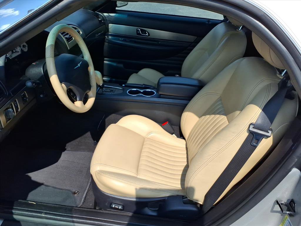 Used 2005 Ford Thunderbird Deluxe image 8