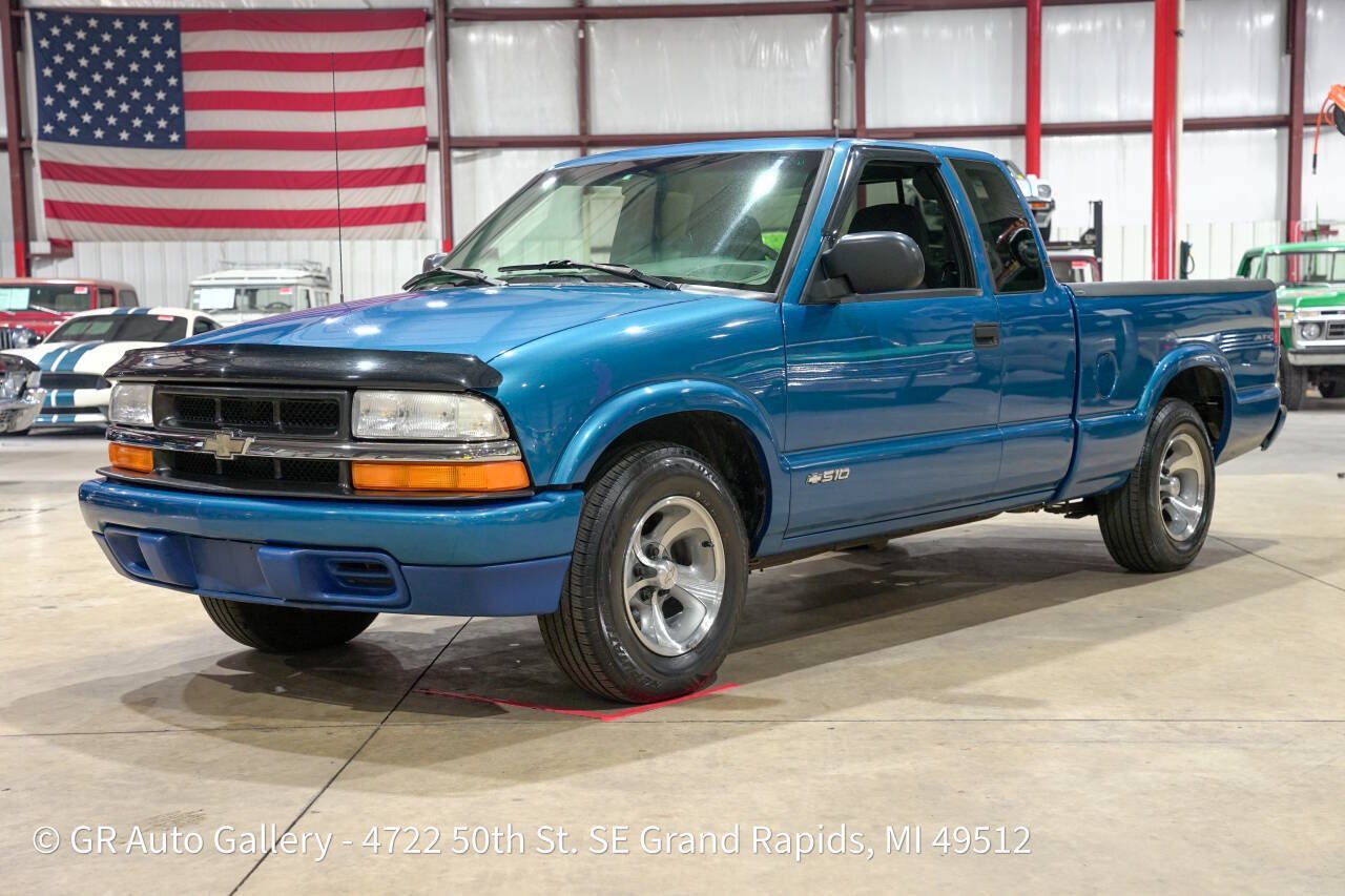 Used 2001 Chevrolet S10 Pickup LS w/ Preferred Equipment Group RWD image 1