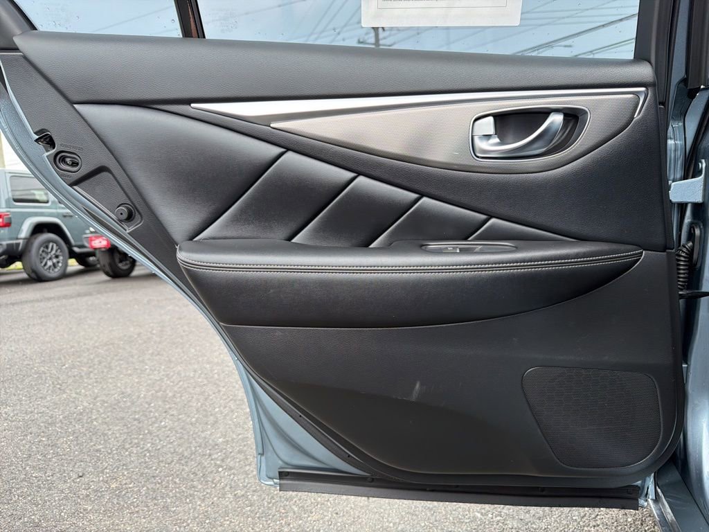 Used 2016 INFINITI Q50 2.0t w/ Moonroof Package image 18