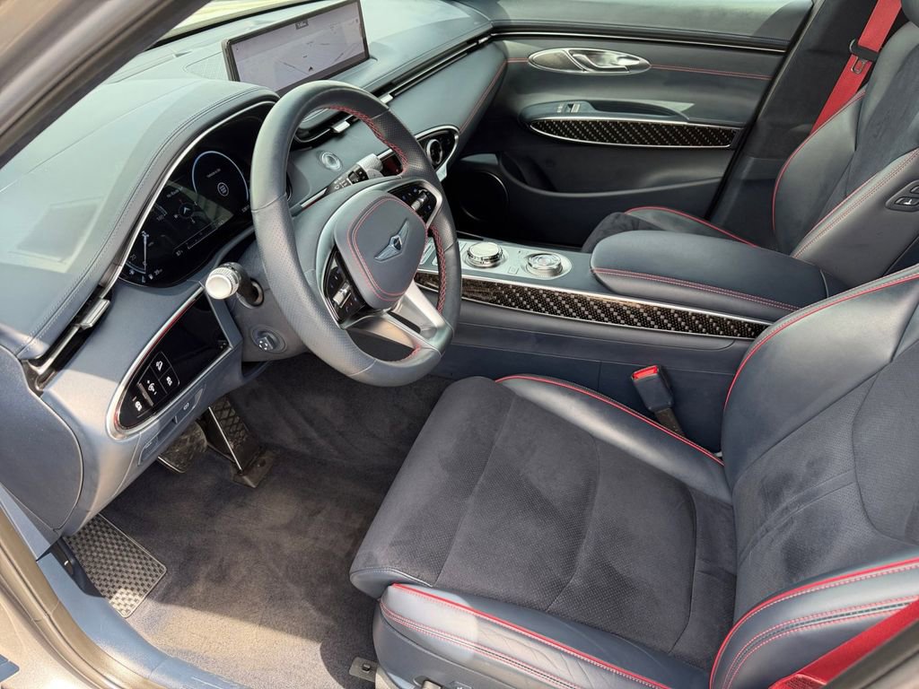 Used 2022 Genesis GV70 3.5T Sport w/ Sport Prestige Package image 10