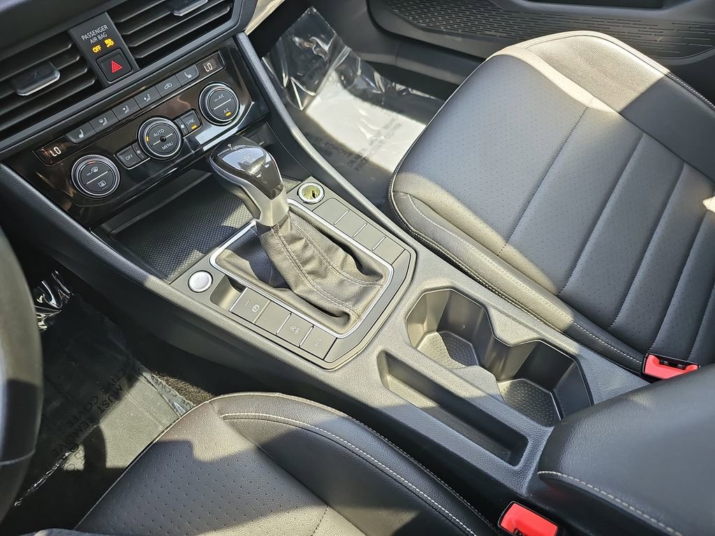 Used 2024 Volkswagen Jetta SE FWD image 23