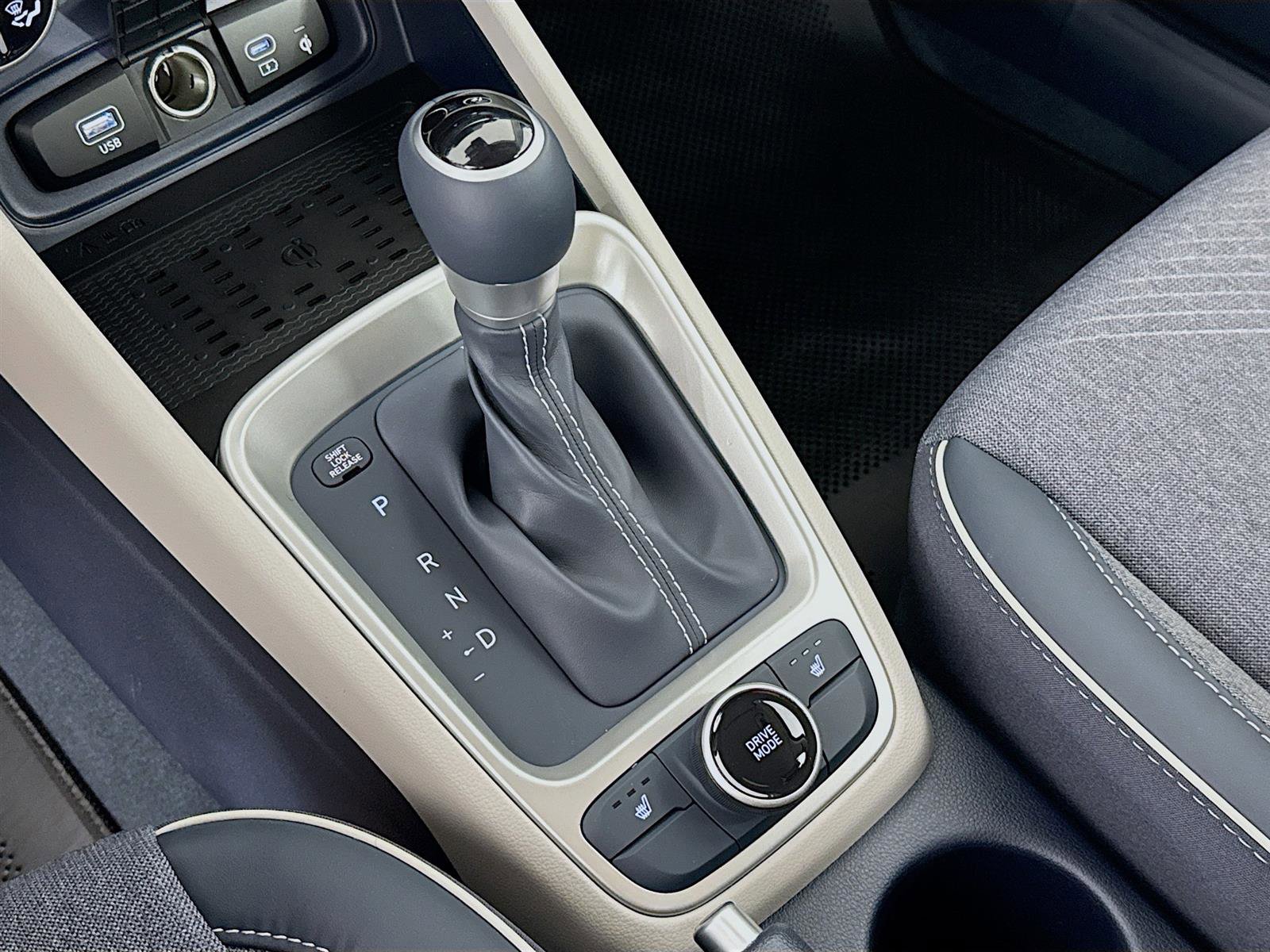 New 2025 Hyundai Venue Limited image 18