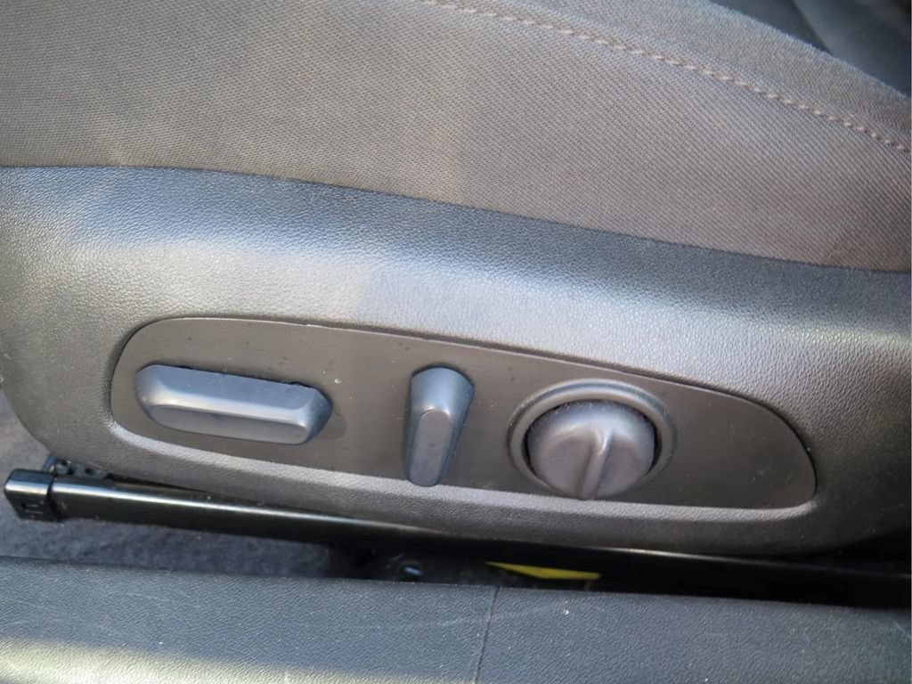 Used 2025 Chevrolet Malibu LT FWD image 11