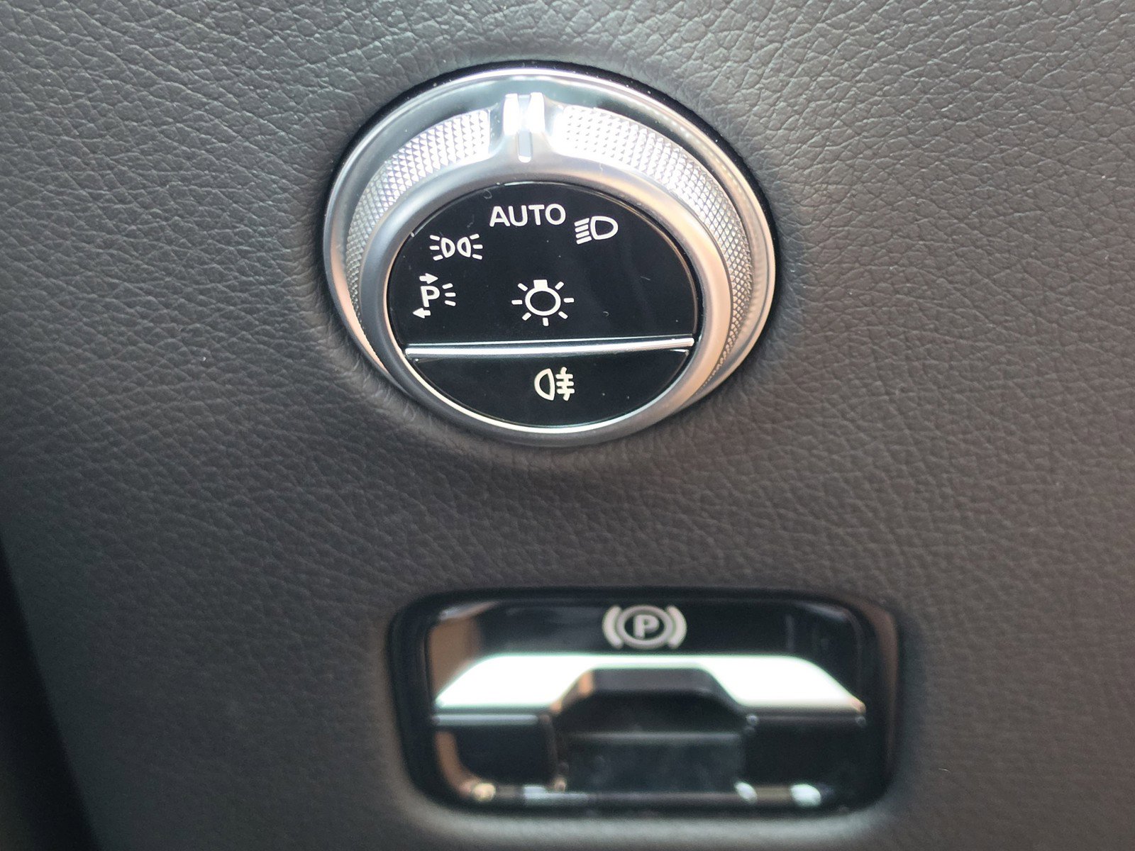 Used 2023 Mercedes-Benz GLC 300 4MATIC image 17