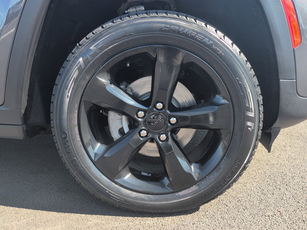 Used 2023 Jeep Grand Cherokee Altitude image 12