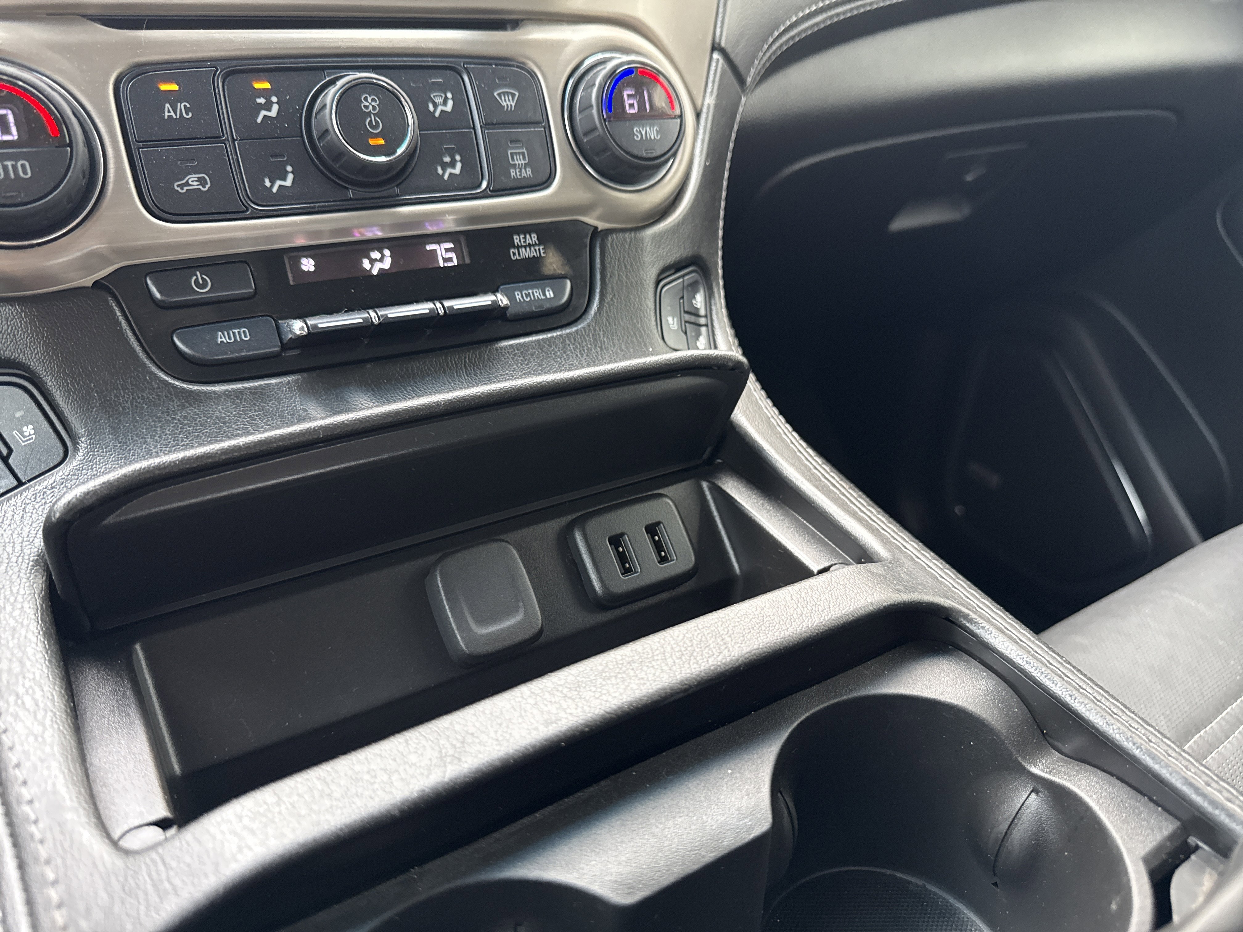 Used 2018 GMC Yukon Denali w/ Open Road Package image 24