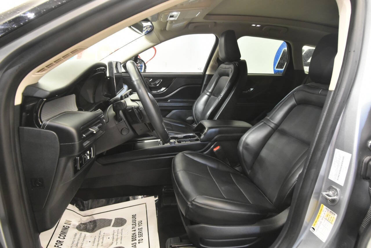Used 2023 Lincoln Corsair AWD w/ Equipment Group 101A image 13