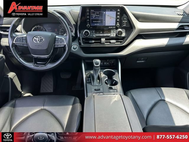 Certified 2021 Toyota Highlander XLE AWD/4WD image 17