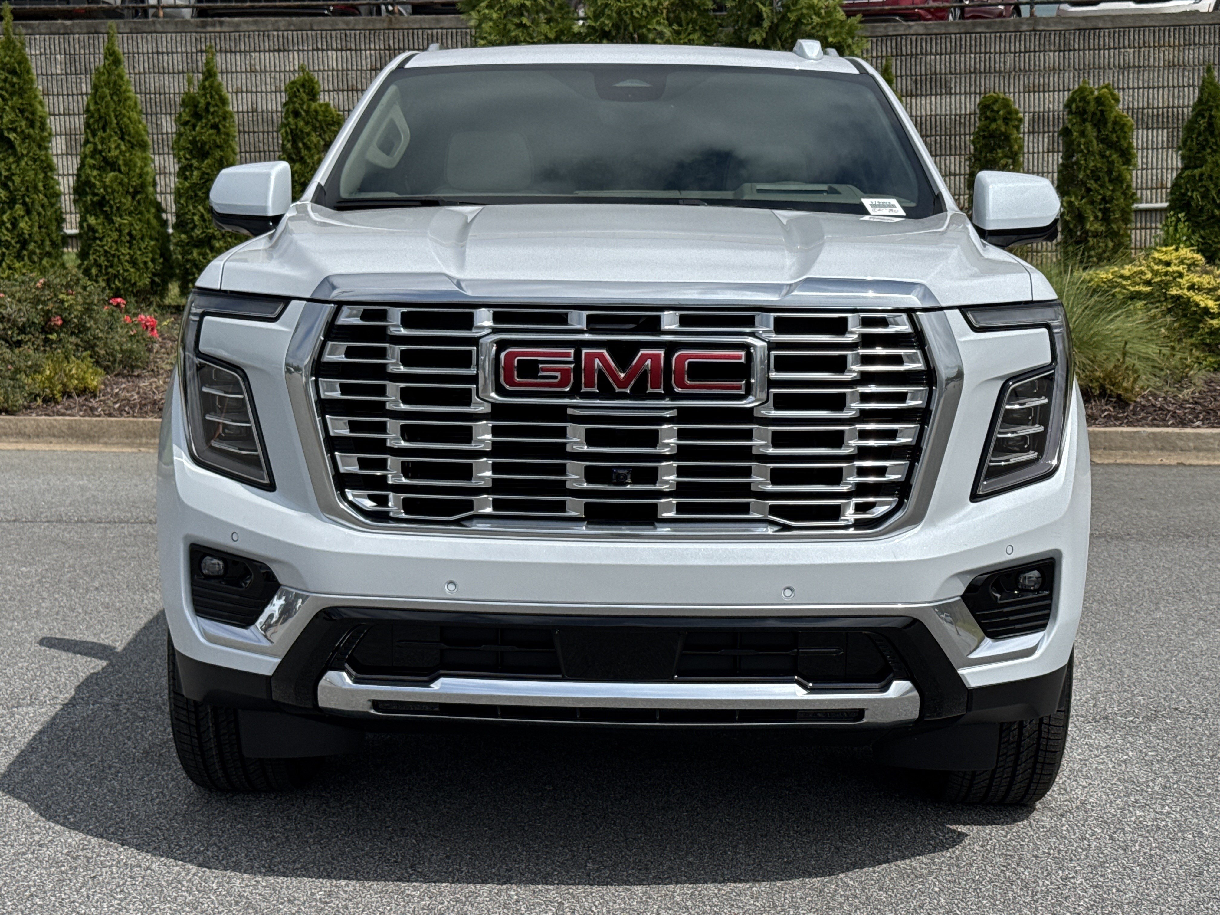 New 2026 GMC Yukon XL Denali w/ Denali Reserve Package RWD image 3