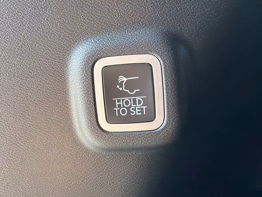New 2026 Jeep Cherokee Overland w/ Advanced Pro Tech Group AWD/4WD image 19