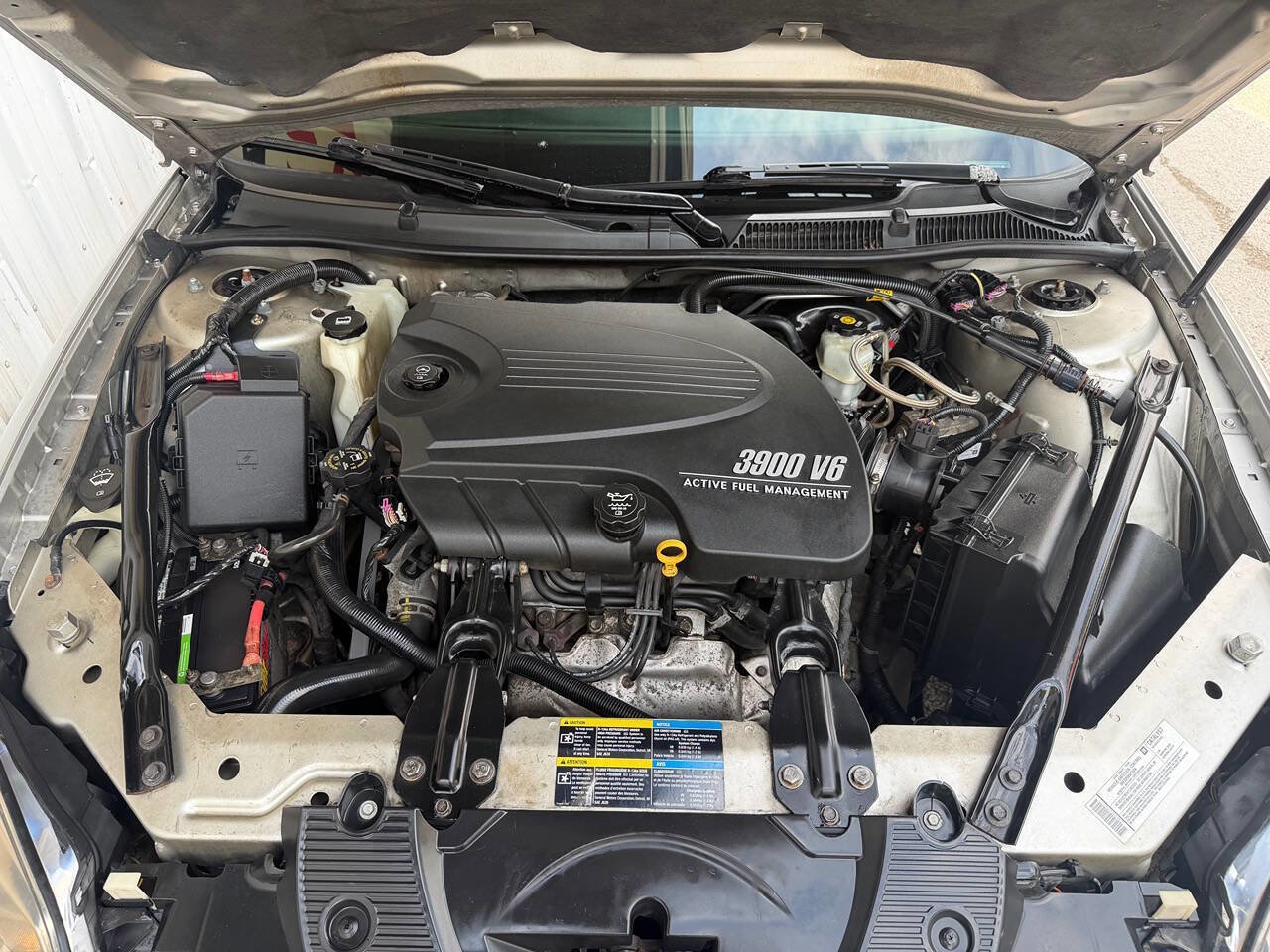 Used 2008 Chevrolet Impala LTZ FWD image 32