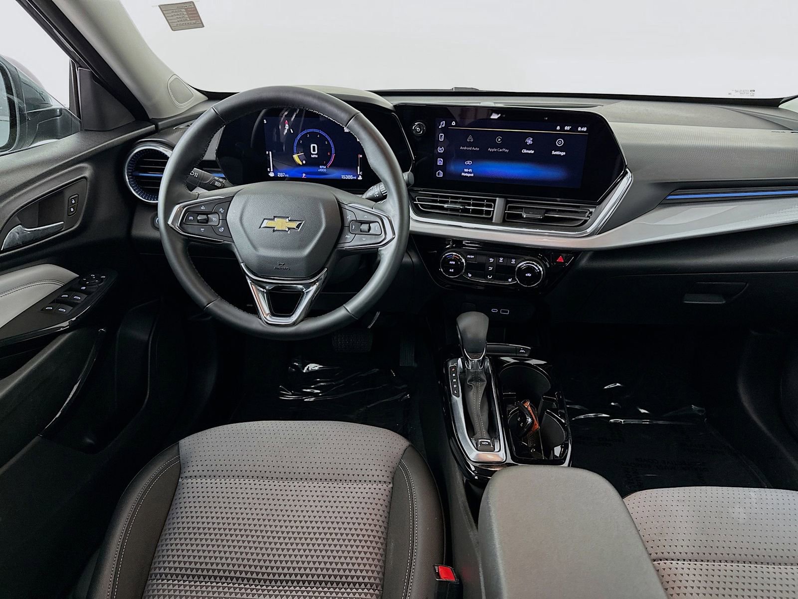 Used 2025 Chevrolet Trax LT w/ LT Convenience Package image 23