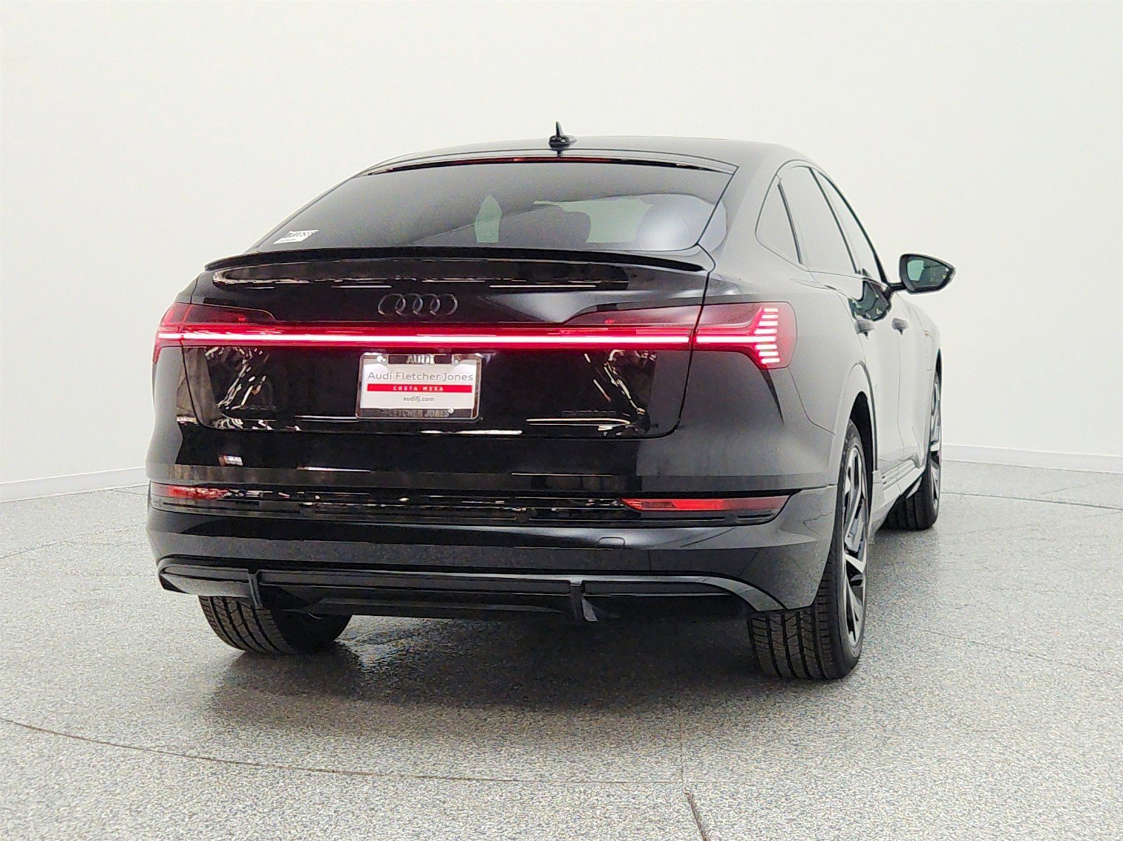 Used 2023 Audi e-tron Premium Plus w/ Premium Plus Package AWD/4WD image 6