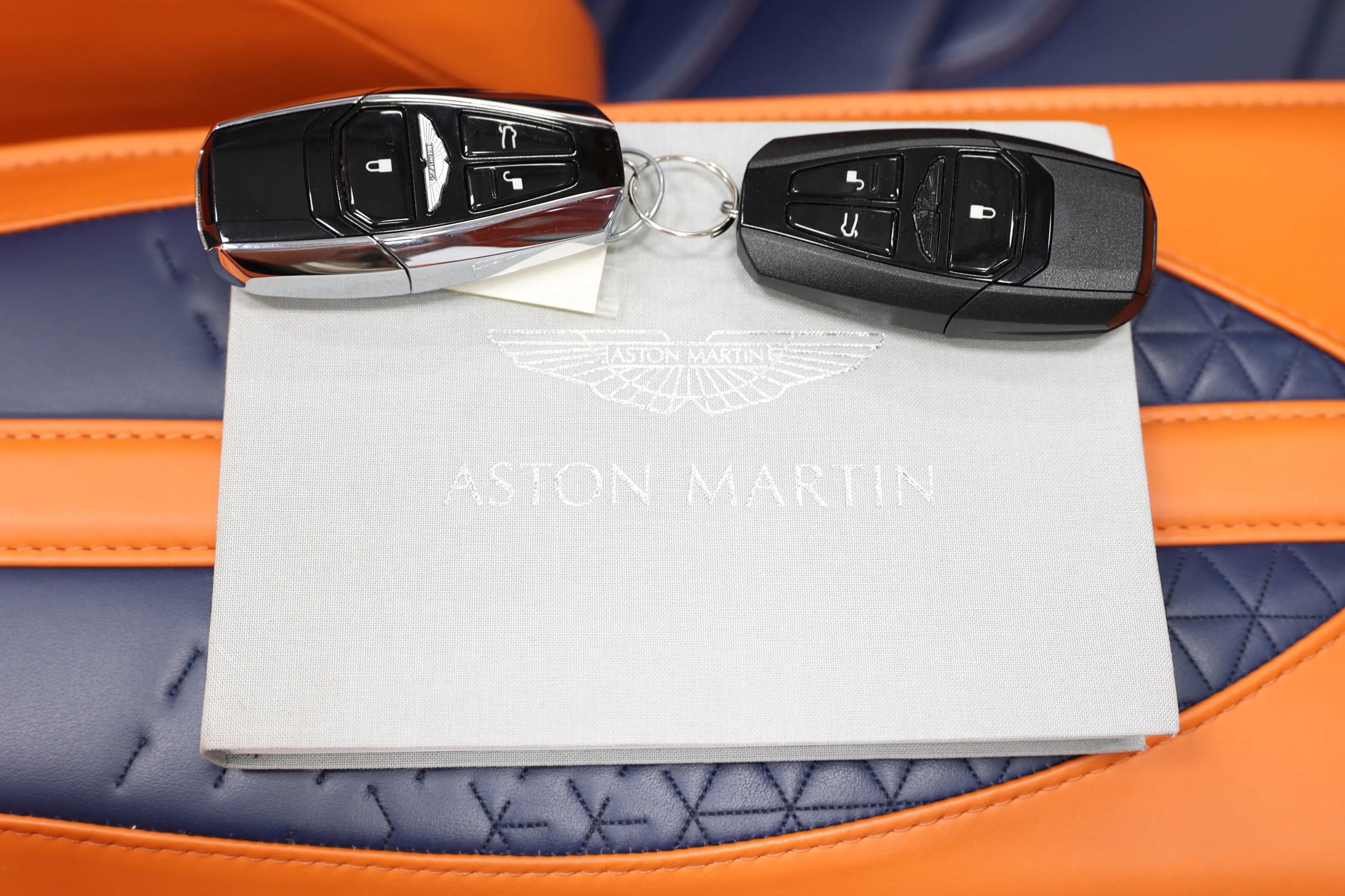Used 2022 Aston Martin DBS Superleggera Volante RWD image 6