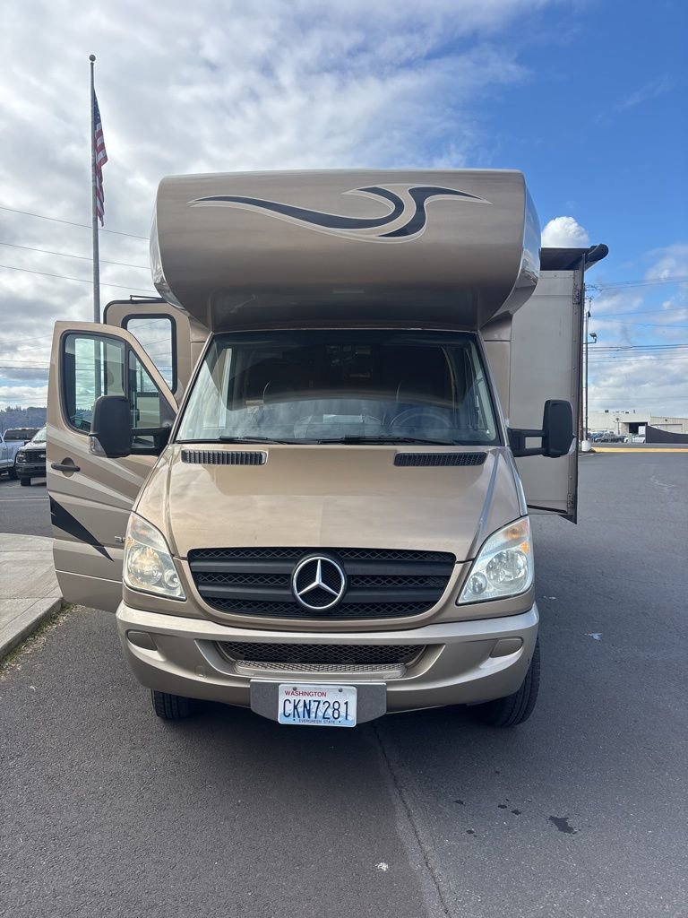 Used 2008 Dodge Sprinter 3500 image 2