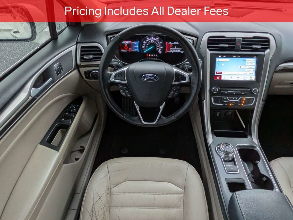 Used 2017 Ford Fusion SE w/ Fusion SE Technology Package FWD image 15