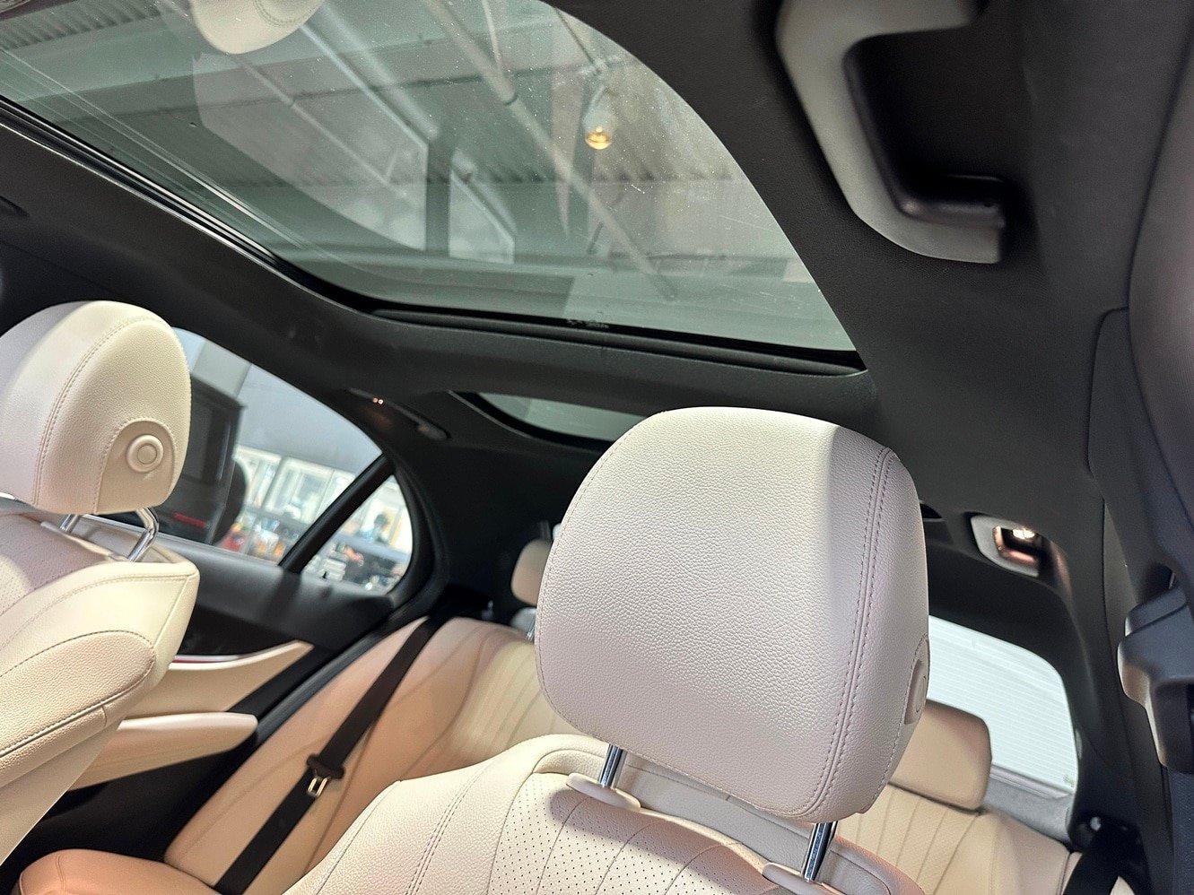 Used 2019 Mercedes-Benz E 300 4MATIC image 12