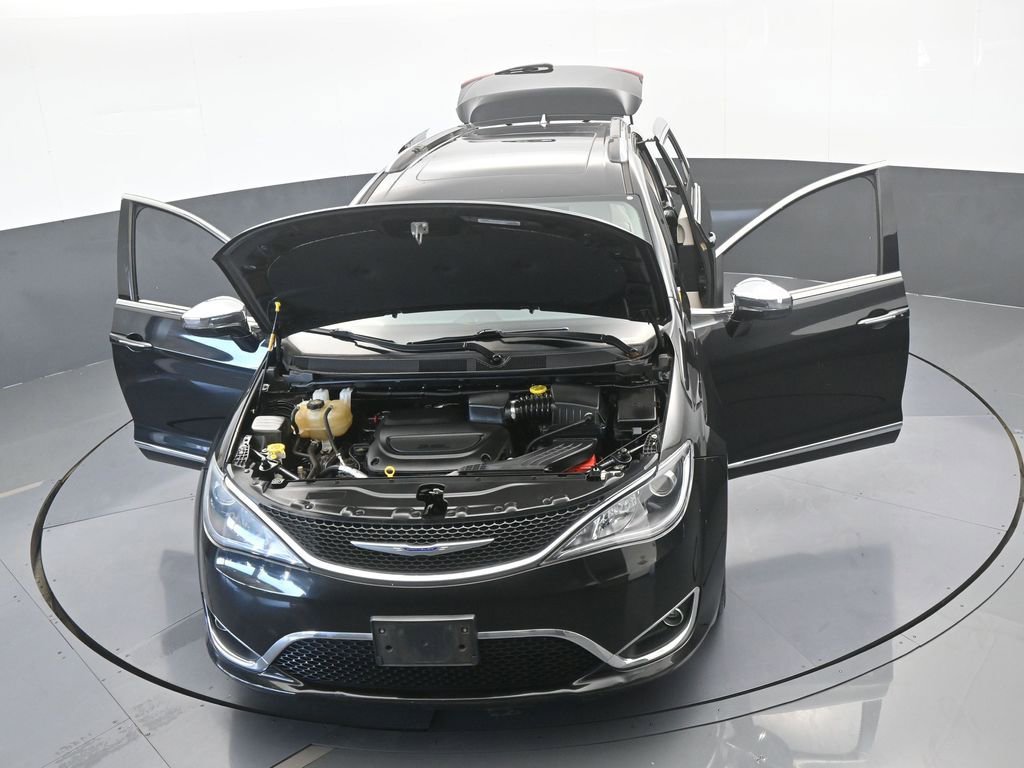 Used 2019 Chrysler Pacifica Limited image 75