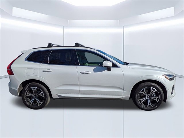 Used 2022 Volvo XC60 B5 Momentum w/ Advanced Package image 3