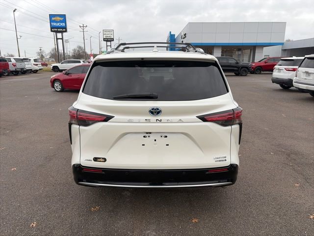 Used 2021 Toyota Sienna Limited w/ Outdoor Package (TMS) image 5