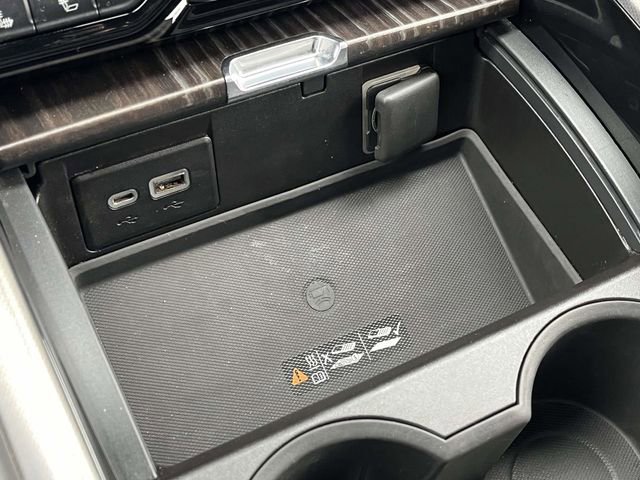 Used 2021 GMC Yukon Denali w/ Denali Premium Package image 36