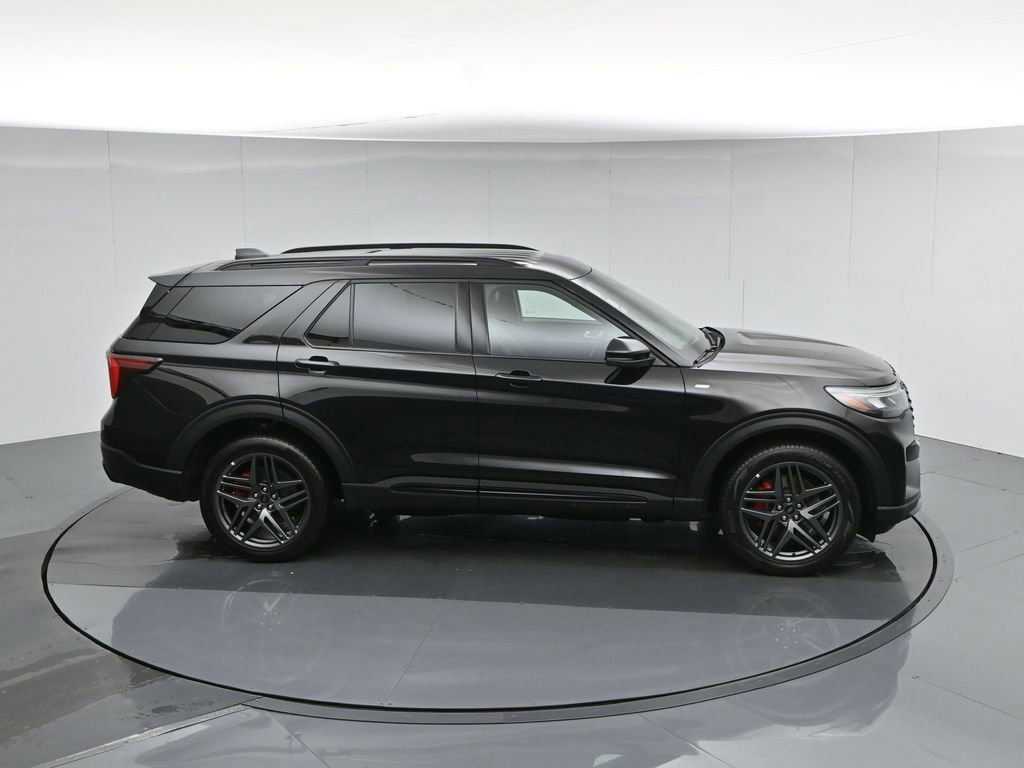 Used 2025 Ford Explorer ST-Line w/ ST-Line Street Pack image 56