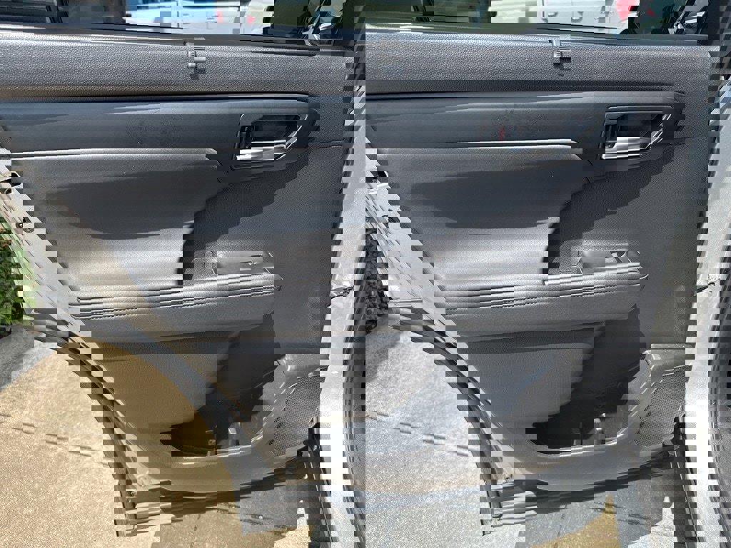 Used 2024 Toyota Highlander XLE image 11