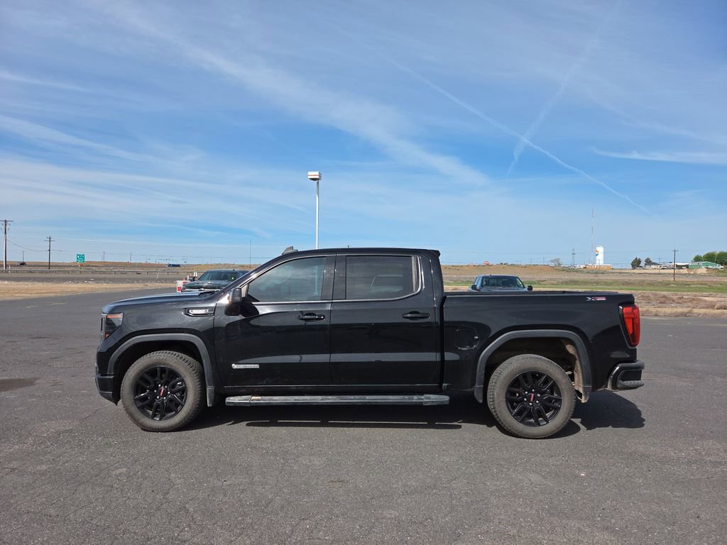 Used 2022 GMC Sierra 1500 Elevation w/ Elevation Premium Package AWD/4WD image 2