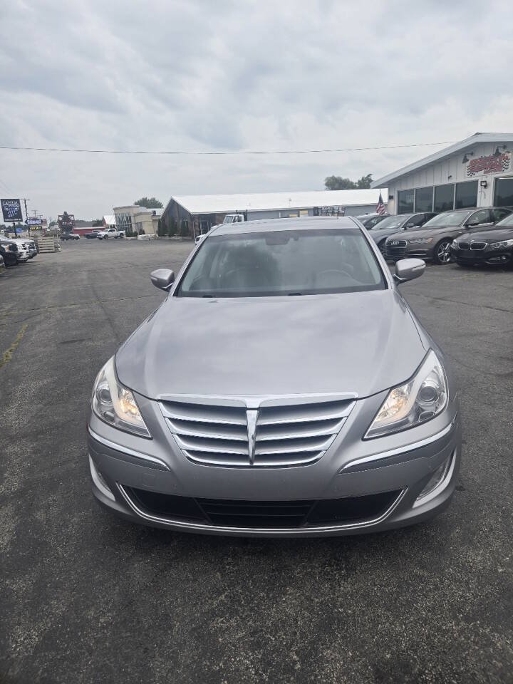 Used 2012 Hyundai Genesis 3.8 w/ Premium Pkg RWD image 3
