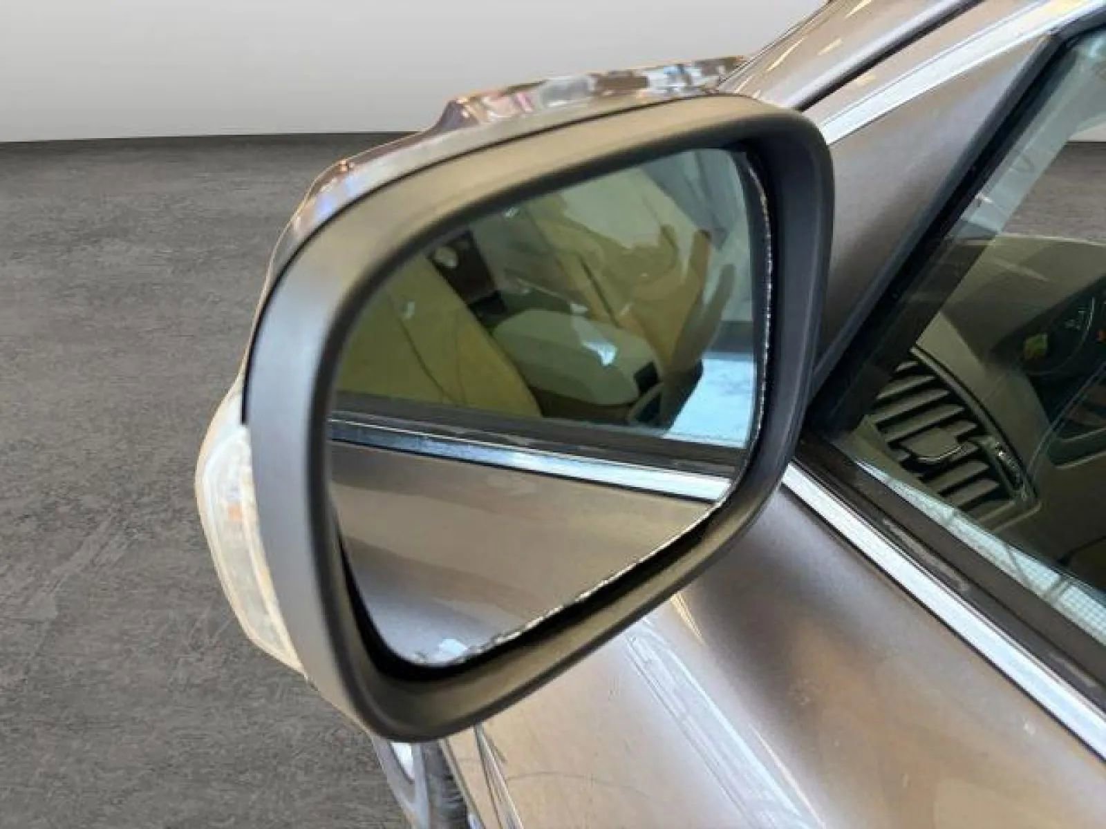 Used 2010 Volvo XC90 3.2 image 27