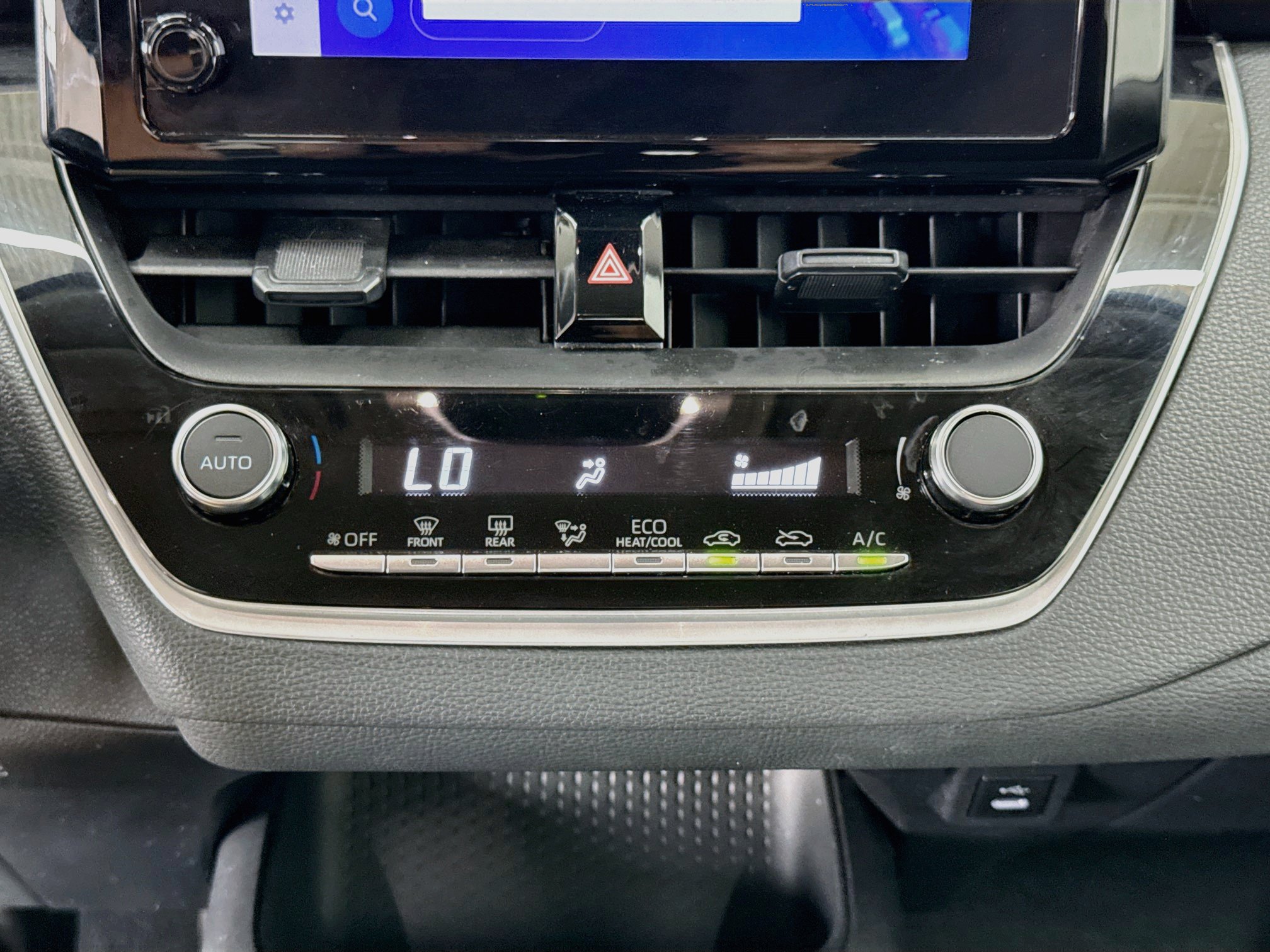 Used 2025 Toyota Corolla LE FWD image 22