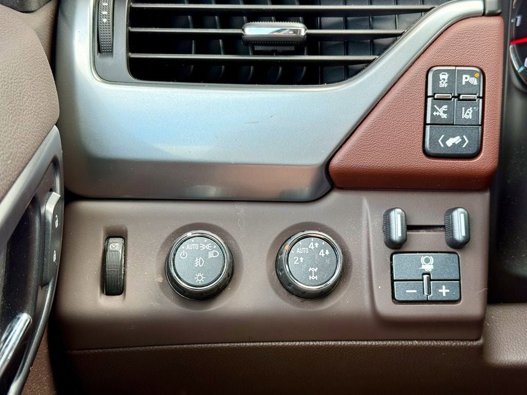 Used 2015 Chevrolet Tahoe LTZ AWD/4WD image 24