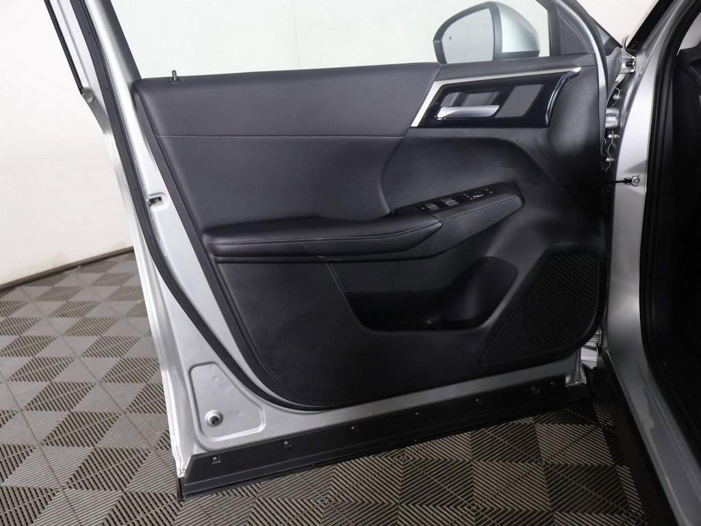 Used 2024 Mitsubishi Outlander SE Black Edition image 25