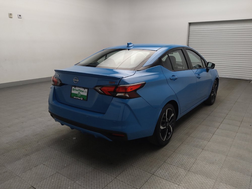 Used 2025 Nissan Versa SR FWD image 9