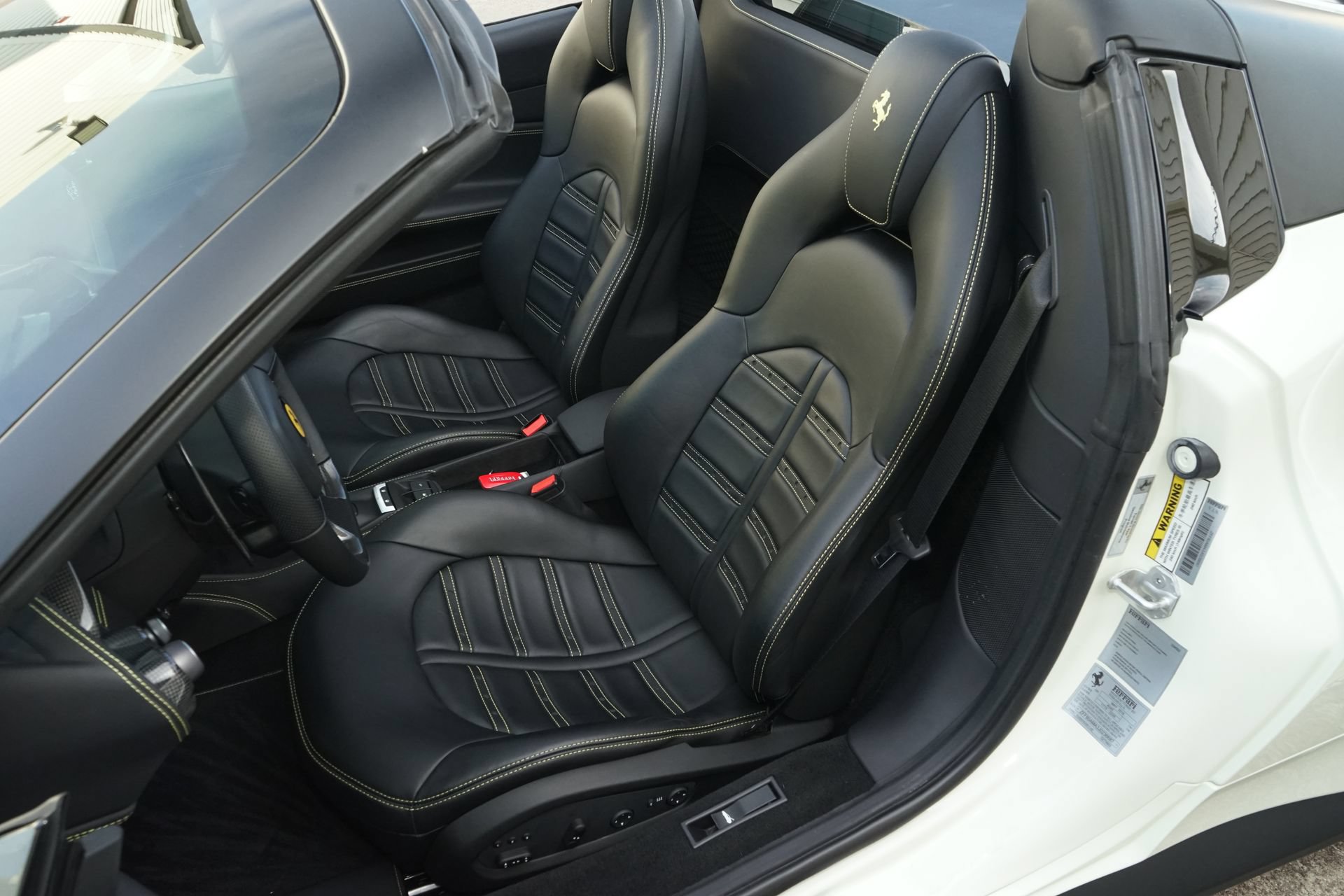 Used 2018 Ferrari 488 Spider RWD image 3