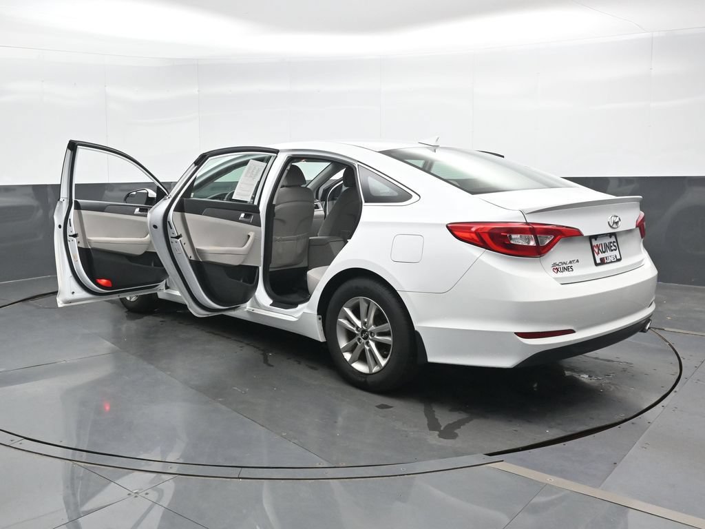Used 2016 Hyundai Sonata SE FWD image 48