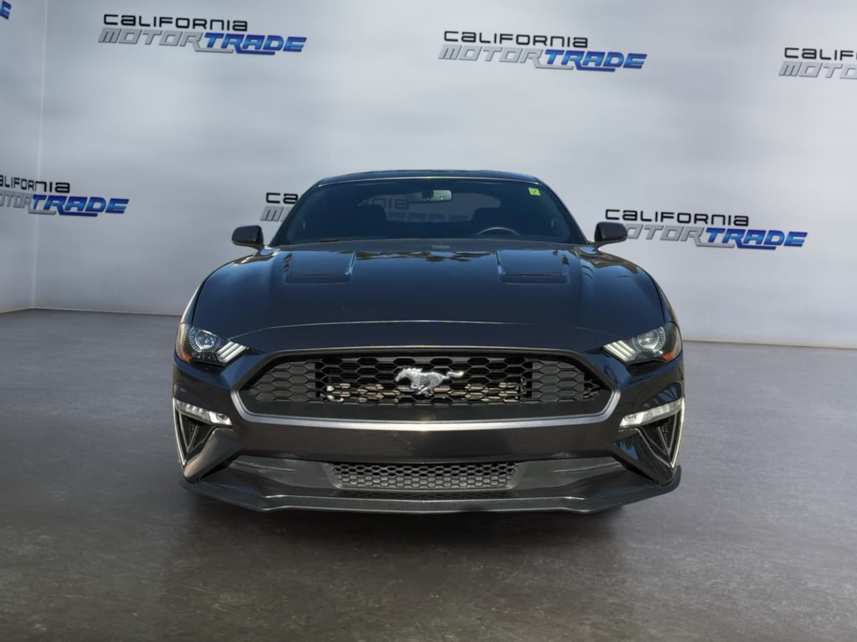 Used 2018 Ford Mustang GT Premium w/ GT Performance Package RWD image 2