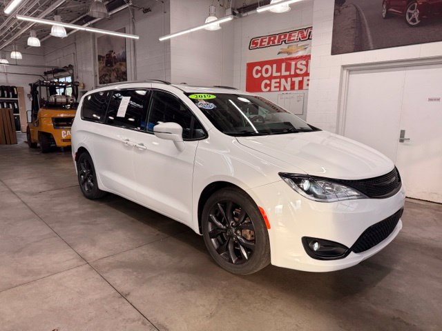 Used 2019 Chrysler Pacifica Limited w/ S Appearance Package