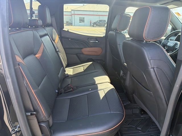 Used 2024 GMC Canyon AT4 w/ AT4 Premium Package AWD/4WD image 12