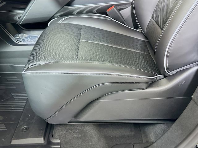 New 2026 Cadillac Vistiq Platinum image 18