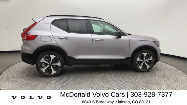 Certified 2026 Volvo XC40 B5 Plus AWD/4WD image 9