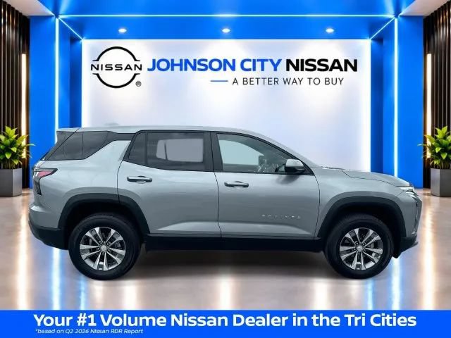 Used 2025 Chevrolet Equinox LT FWD image 3